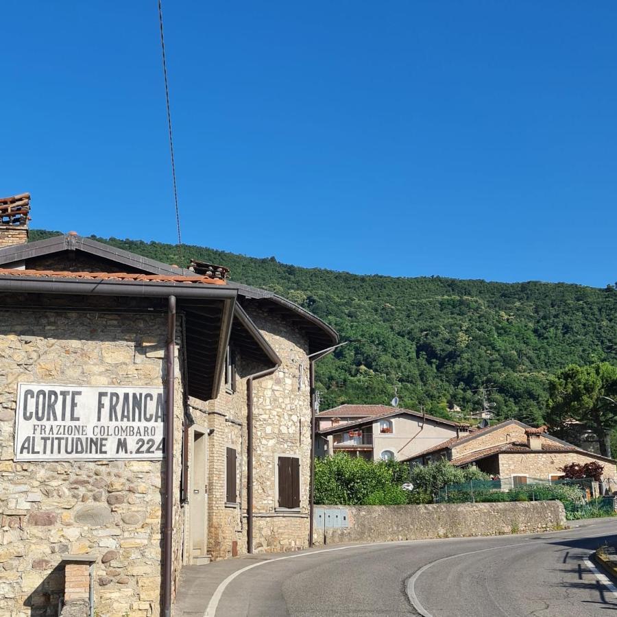 La Terrazza Sulle Vigne B&B Корте Франка Экстерьер фото