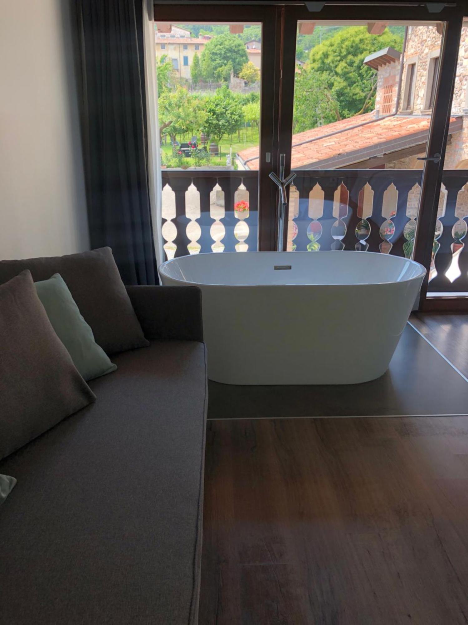 La Terrazza Sulle Vigne B&B Корте Франка Номер фото