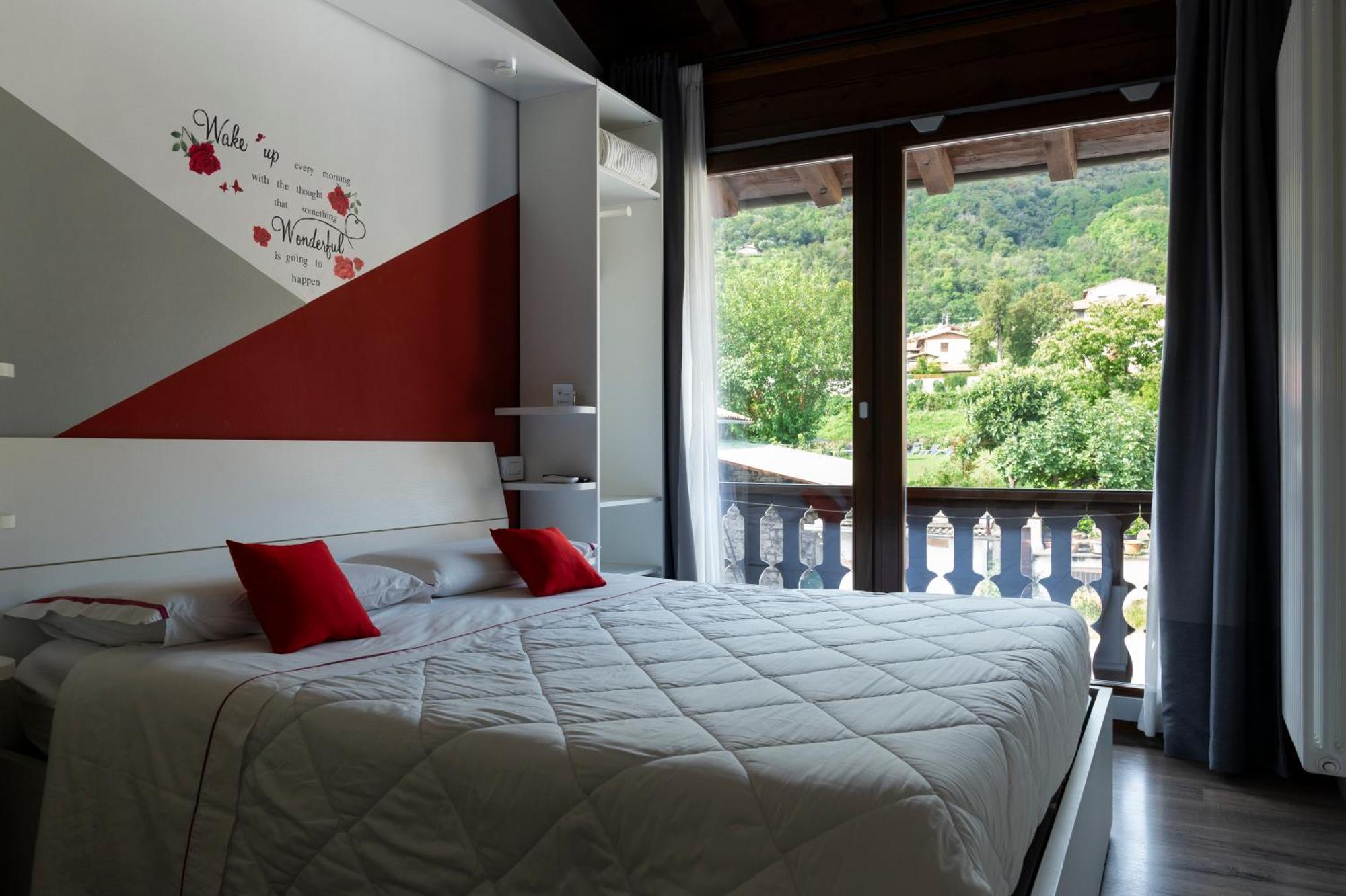 La Terrazza Sulle Vigne B&B Корте Франка Экстерьер фото