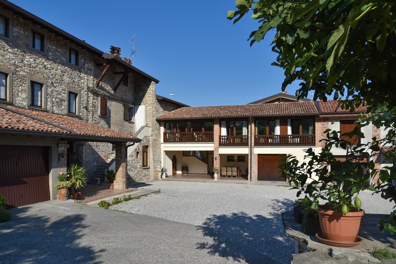 La Terrazza Sulle Vigne B&B Корте Франка Экстерьер фото
